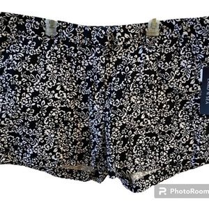 Land’ N Sea‎ Shorts